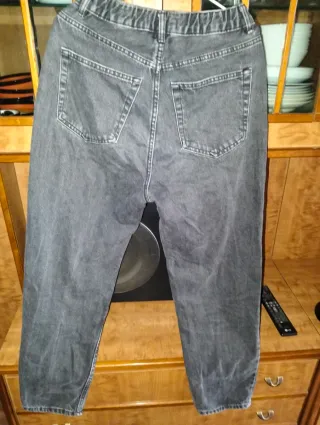 Vaqueros Pull&Bear grises mujer