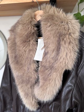 Cazadora Zara efecto piel  cuello desmontable xs