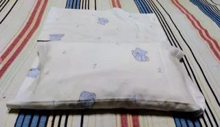 Almohada cuna y 2 fundas