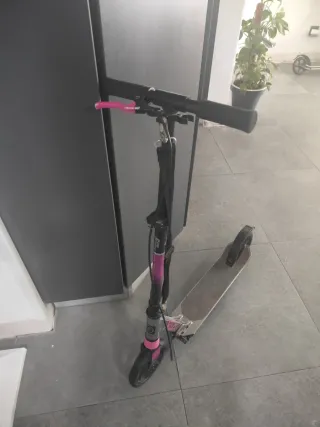 Patinete Oxelo Azul y Rosa 30 euros cada uno