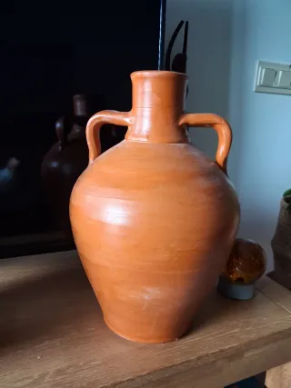 Cántaro de terracota con asas