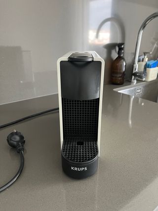 Cafetera Nespresso Essenza Mini Blanca