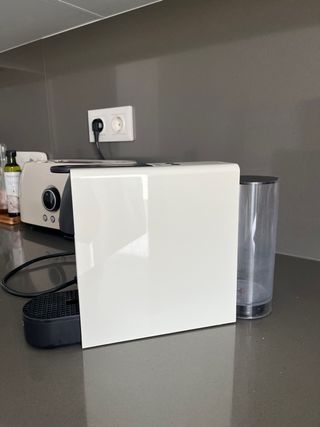 Cafetera Nespresso Essenza Mini Blanca