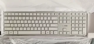 Teclado inalámbrico internacional blanco y gris