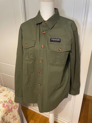 Camisa verde militar con parches, unisex