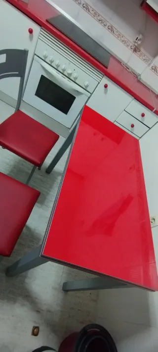 Mesa de cristal o 2 sillas