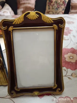 Marcos de fotos dorados