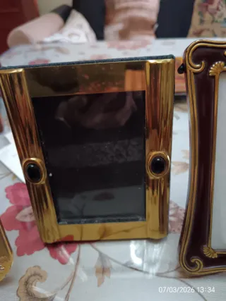 Marcos de fotos dorados