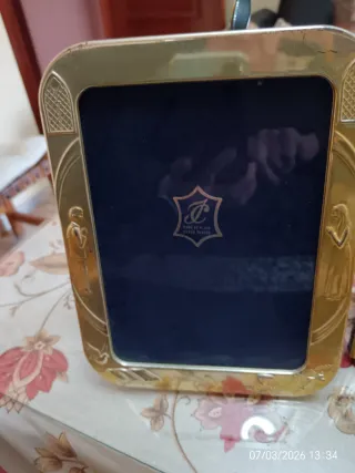 Marcos de fotos dorados