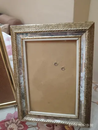 Marcos de fotos dorados