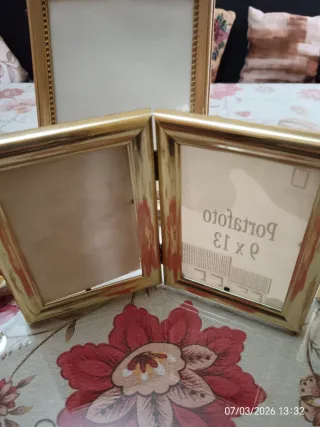 Marcos de fotos dorados