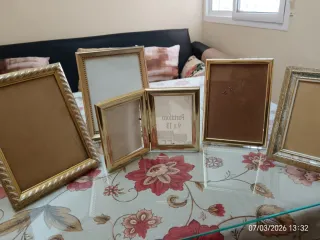 Marcos de fotos dorados