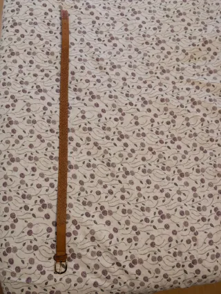 Cinturón Stradivarius Marrón con Hebilla Dorada