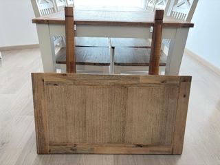 Mesa de madera extensible y 6 Sillas