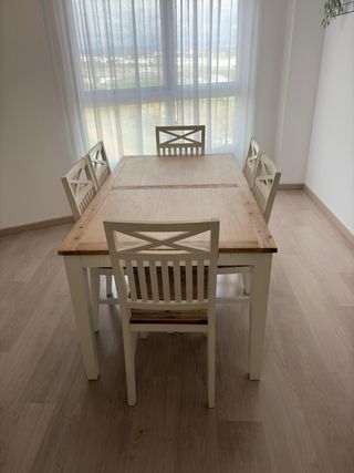 Mesa de madera extensible y 6 Sillas