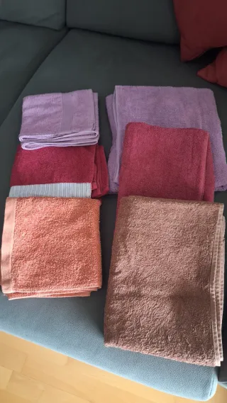 Lote de toallas grandes y medianas