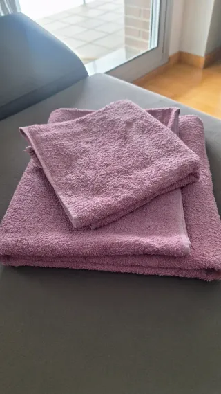 Lote de toallas grandes y medianas