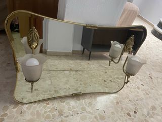 Espejo de baño con apliques dorados