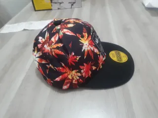 Gorra hojas marihuana talla única