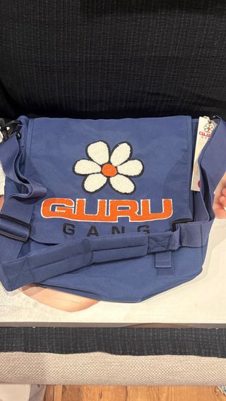 Mochila Cruzada Guru Gang Flor Azul Naranja