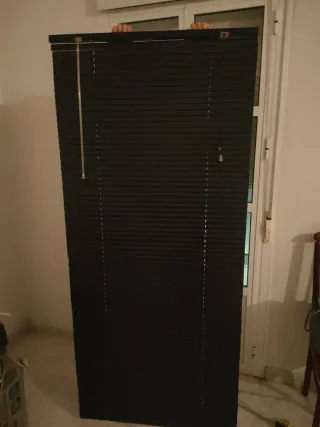 Persiana replegable negra 80.5x200cm