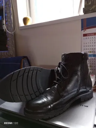 Botas piel caballero.