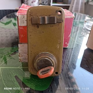 Cerradura de seguridad metálica