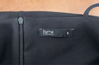 Abito nero elegante aderente midi – spalline sotti