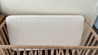 Cuna Micuna Mountain con colchón como nueva