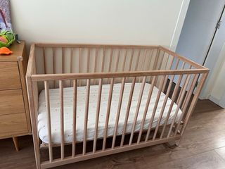 Cuna Micuna Mountain con colchón como nueva