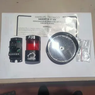 Fotocélula Clemsa F35 con espejo y protector.