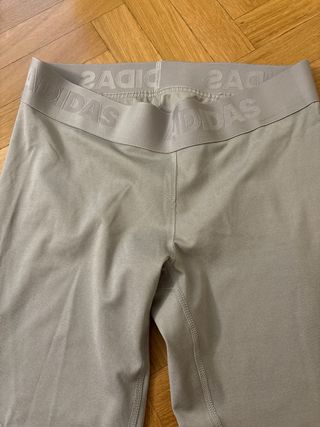Mallas Adidas grises