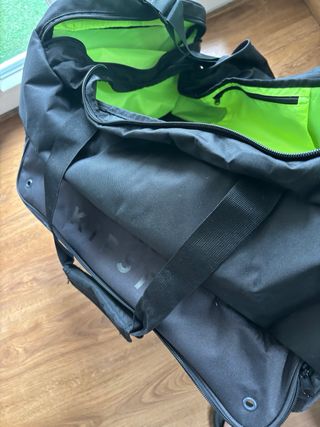 Bolsa de viaje deportiva gris y verde