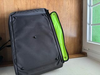 Bolsa de viaje deportiva gris y verde