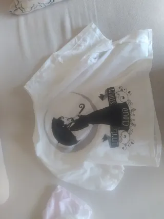 Pack 4 camisetas y un pnatalon