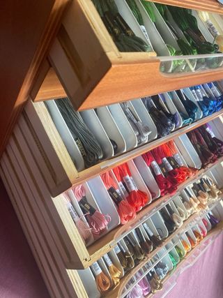 Mueble organizador de hilos ISPE