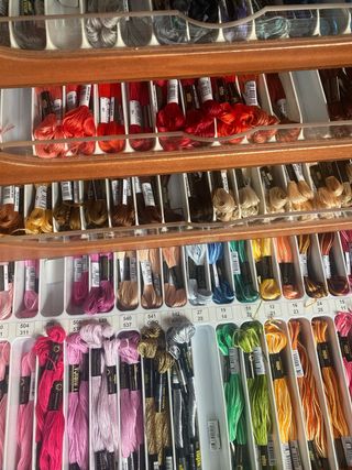 Mueble organizador de hilos ISPE