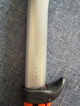 Piolet Petzl Quark