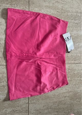 Falda Zara rosa satinada