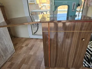 Máquina de coser Alfa De Luxe clásica