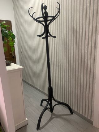 Perchero antiguo de madera de 1,90 cm de alto