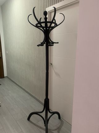 Perchero antiguo de madera de 1,90 cm de alto