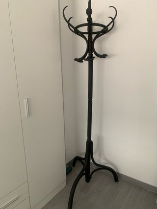 Perchero antiguo de madera de 1,90 cm de alto