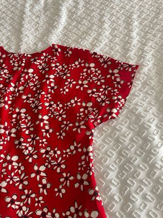 Vestido Purificación García flores blancas