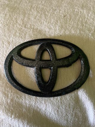 logo de toyota en negro