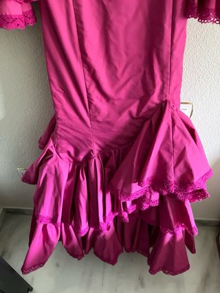 Traje de Flamenca Rosa Ancho: 34-36 Largo: 145
