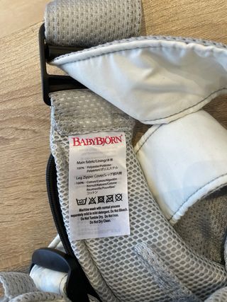 Mochila BabyBjorn One Air Gris en perfecto estado