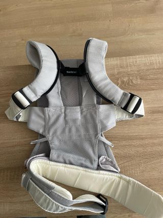 Mochila BabyBjorn One Air Gris en perfecto estado