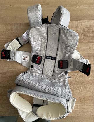 Mochila BabyBjorn One Air Gris en perfecto estado
