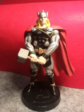 Figuras Marvel: Iron Man, Hulk, Visión, Thor